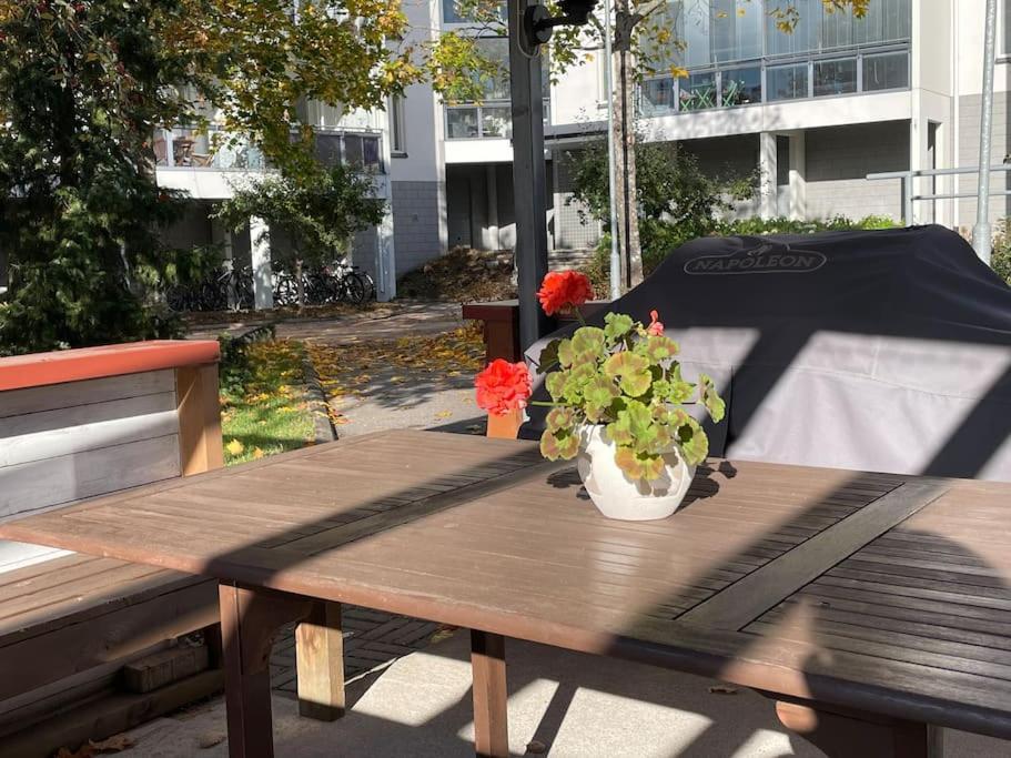 Porvoon Helmi Viehaettaevae Asunto Joen Rannassa Exterior photo